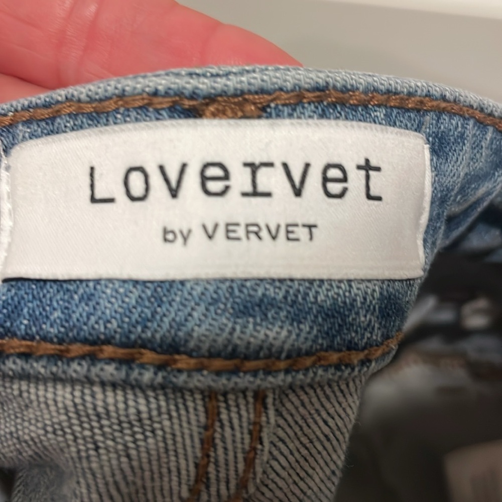 Distressed Mid Rise Cropped Jeans - Picture 3 of 4
